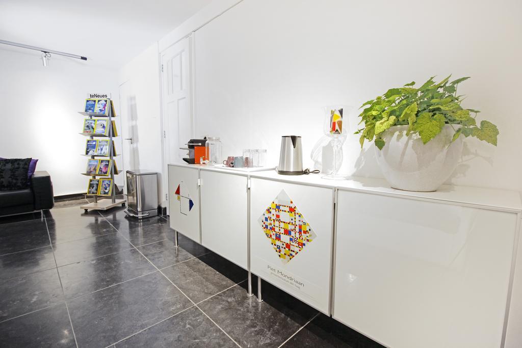 Ground Floor Canal Apartment アムステルダム エクステリア 写真